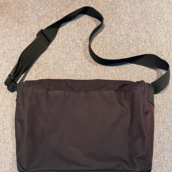 Emily The Strange Messenger Bag RARE - Picture 2 of 11